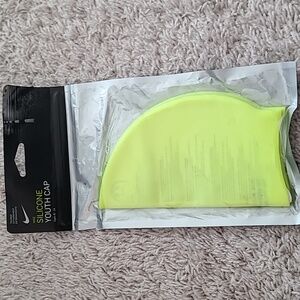 Nike silicone youth cap, age 8-14, bright yellow 🟡💛 swim cap